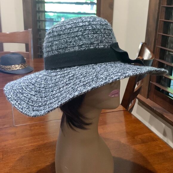 NEW Gray/Black Jessica Simpson wide rim Hat 4.25” Rim - Picture 7 of 12